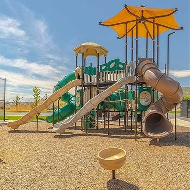 Spielplatz mit dem Fallschutz